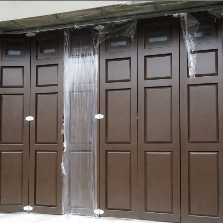Pintu Henderson Kuat & Praktis
